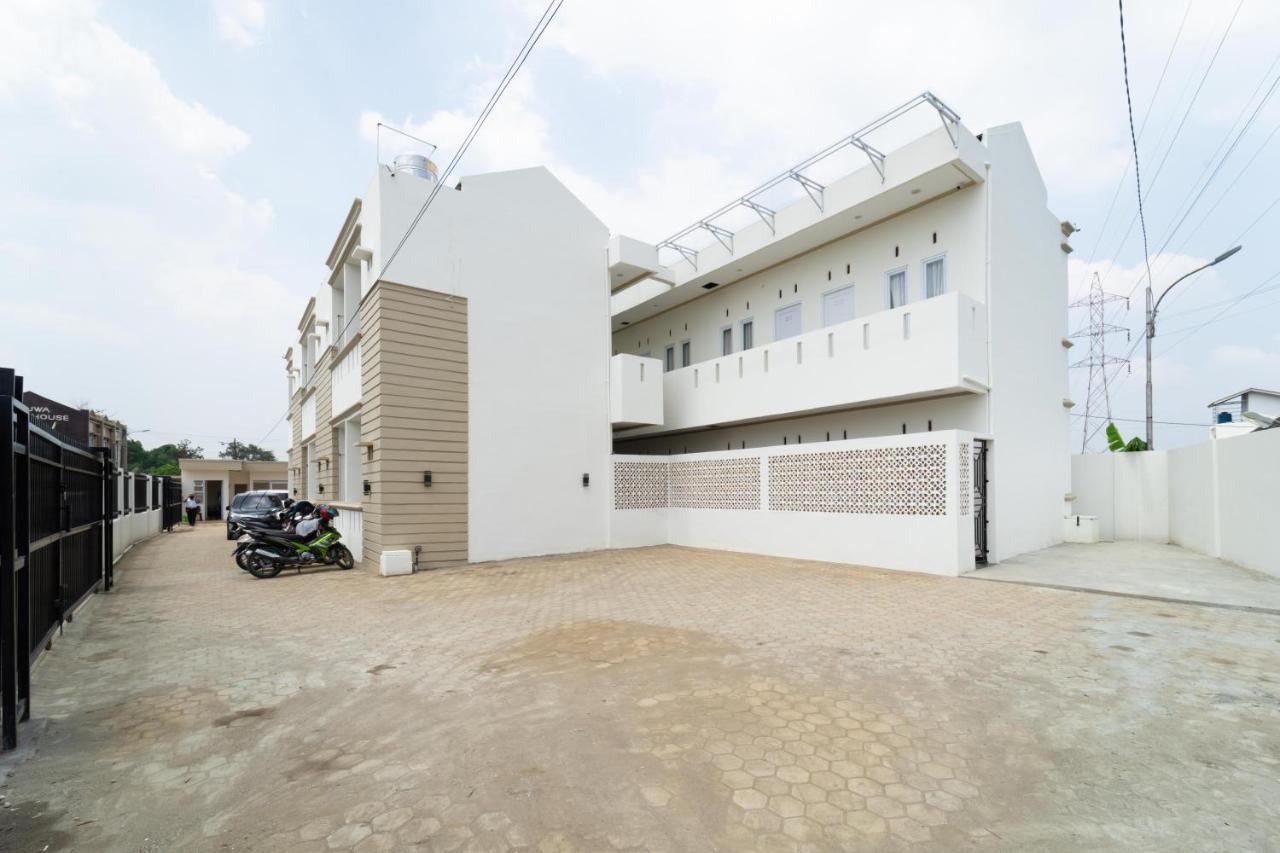 Готель Reddoorz Near Griya Agung Palembang Talang Kelapa Екстер'єр фото