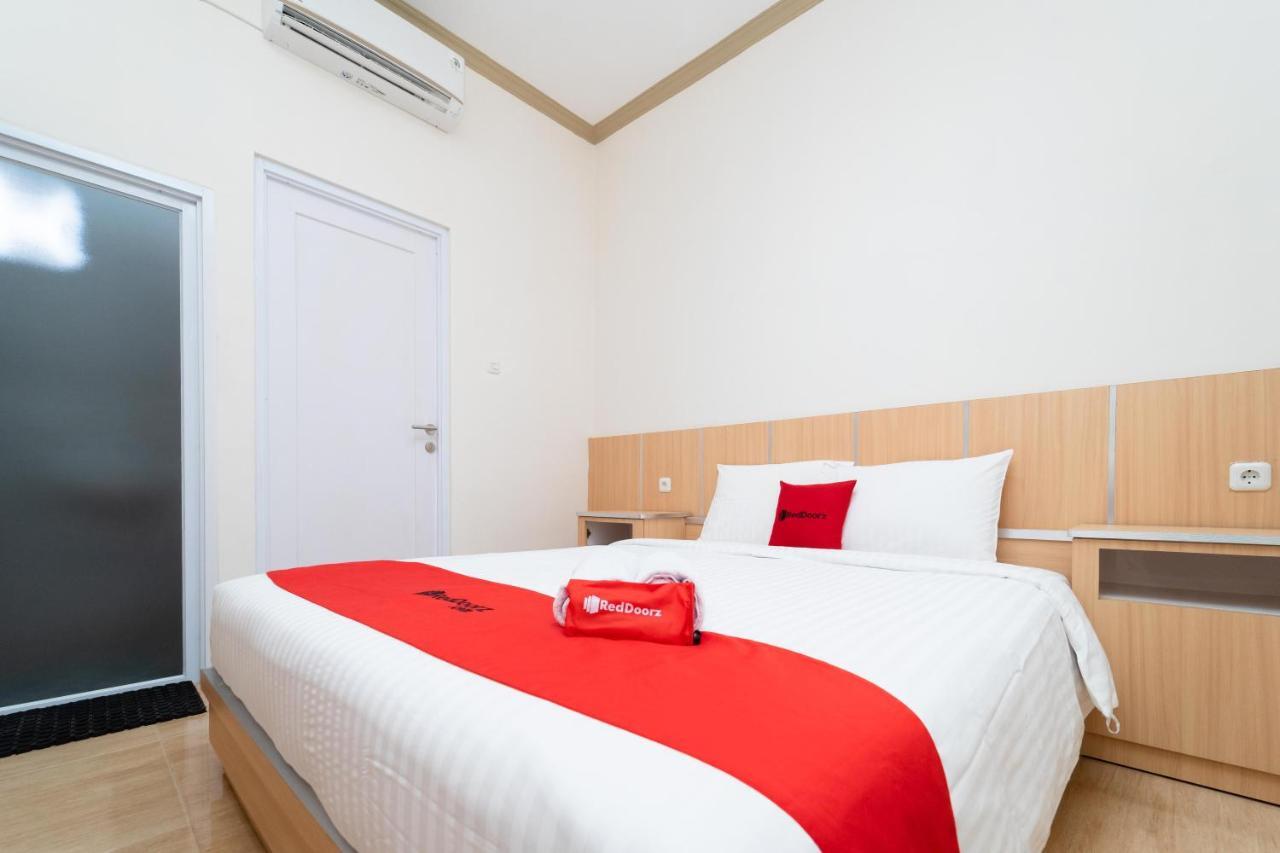 Готель Reddoorz Near Griya Agung Palembang Talang Kelapa Екстер'єр фото