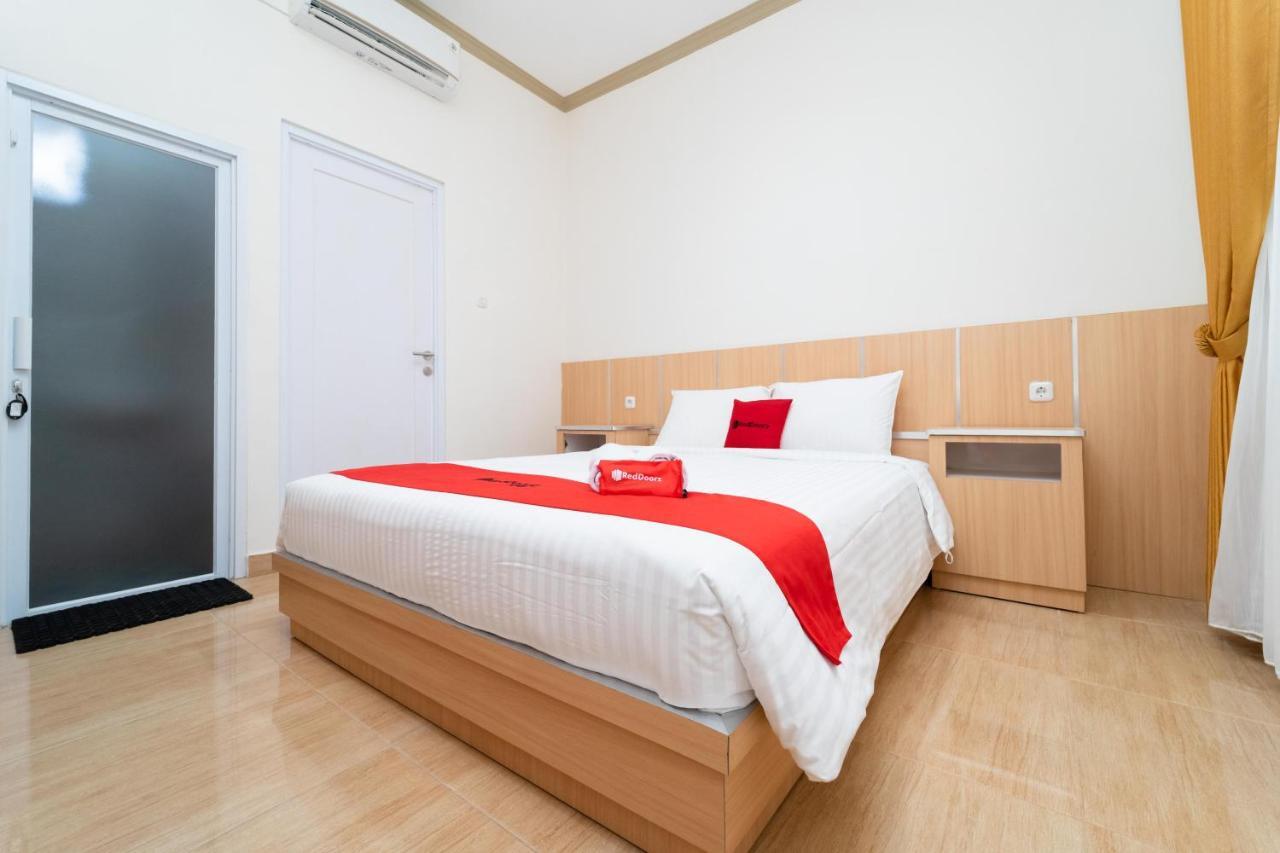 Готель Reddoorz Near Griya Agung Palembang Talang Kelapa Екстер'єр фото